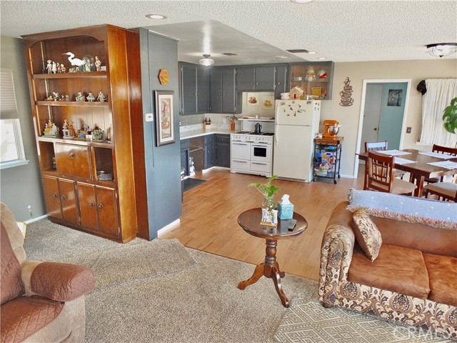 Detail Gallery Image 12 of 50 For 6570 Monte Vista Dr, San Bernardino,  CA 92404 - 2 Beds | 2 Baths