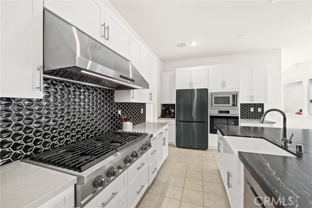 Detail Gallery Image 20 of 72 For 15757 Butterfly Dr, Fontana,  CA 92336 - 5 Beds | 4/1 Baths