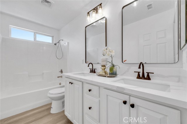 6556 Wells Springs Street, Eastvale CA: https://media.crmls.org/medias/89fc0262-9c38-4b83-9a11-6996ff3375e6.jpg