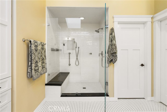 Detail Gallery Image 40 of 71 For 1314 19th St, Manhattan Beach,  CA 90266 - 5 Beds | 4/2 Baths