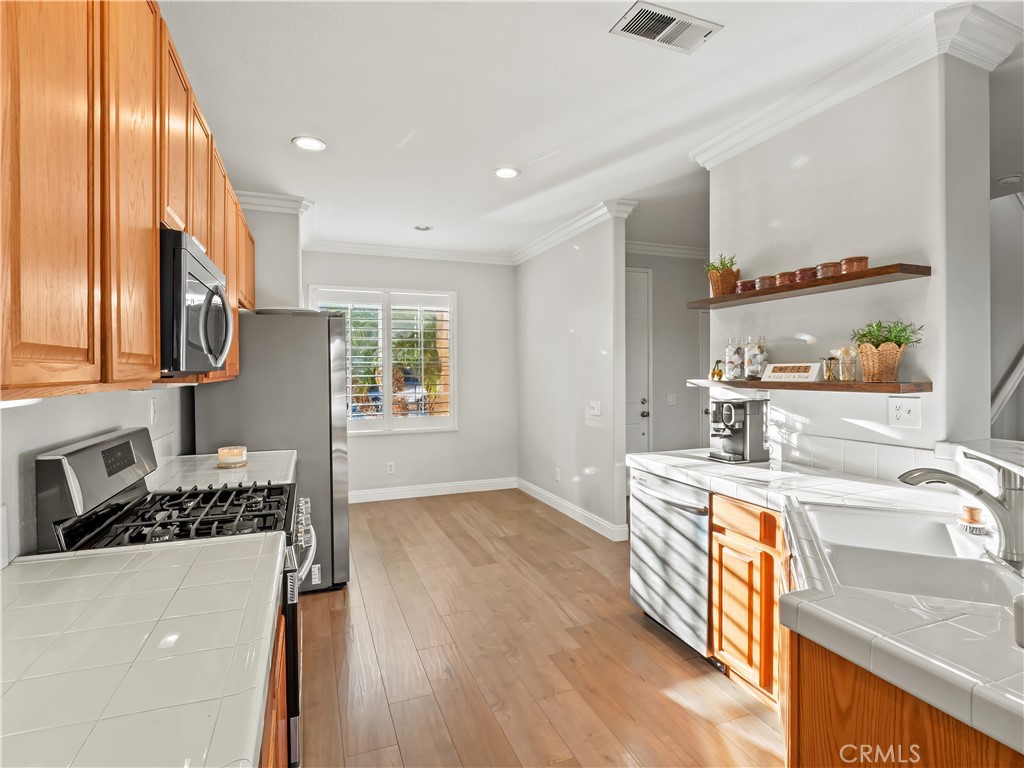 MLS #SR25245032 image #10