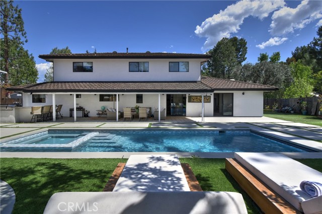 4751 Del Moreno Drive, Woodland Hills CA: https://media.crmls.org/medias/89fd9995-9647-4b1d-b8e5-daa311dba27b.jpg