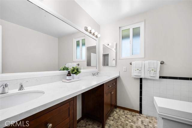 Detail Gallery Image 18 of 59 For 9826 Saint George Cir, Cypress,  CA 90630 - 3 Beds | 2 Baths