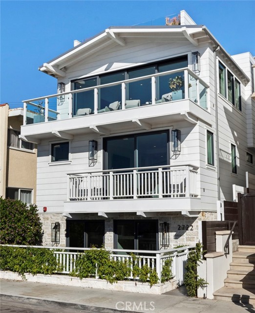 2722 Hermosa Avenue, Hermosa Beach, California 90254, 4 Bedrooms Bedrooms, ,4 BathroomsBathrooms,Residential,For Sale,Hermosa,SB25022397