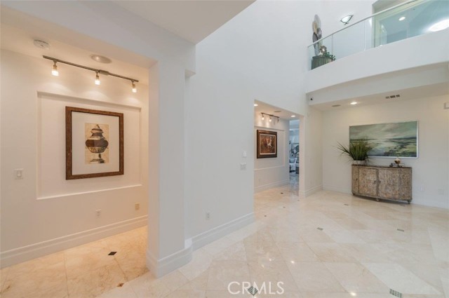 801 S Michillinda Avenue, Pasadena CA: https://media.crmls.org/medias/89fed556-7d01-479c-ab68-a7a7860ec770.jpg