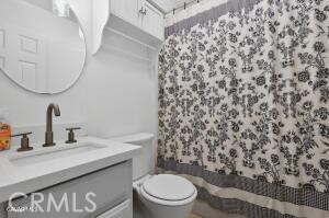 https://media.crmls.org/medias/89ff2a87-f1c0-4ed4-b075-c5dfd5550346.jpg?preset=X-Large
