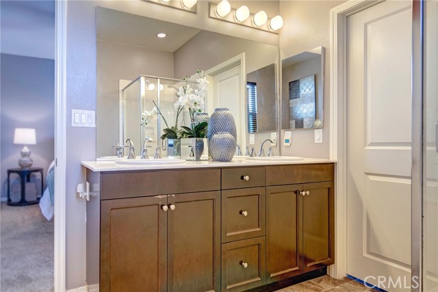 Detail Gallery Image 12 of 31 For 12001 Rock Creek Ct, Hawthorne,  CA 90250 - 4 Beds | 3 Baths