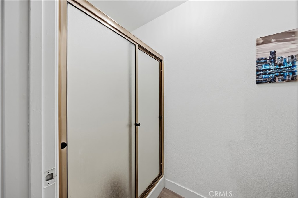https://media.crmls.org/medias/8a003334-42e3-4314-81ca-e95a4f2256d5.jpg?preset=X-Large