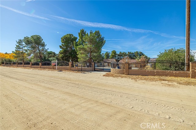 Detail Gallery Image 52 of 74 For 40909 36th St, Palmdale,  CA 93551 - 4 Beds | 3 Baths