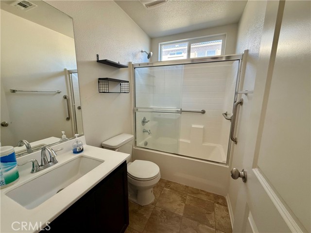 Detail Gallery Image 9 of 53 For 13886 Camino Cinco, Victorville,  CA 92392 - 5 Beds | 4 Baths