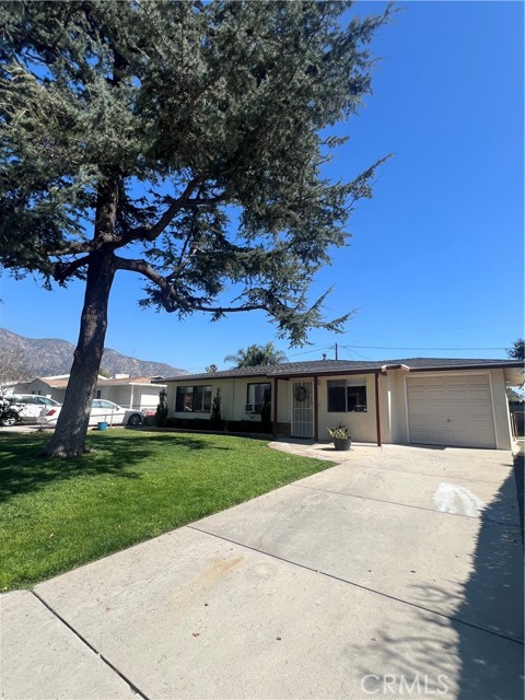 1326 Elmhurst Avenue, Duarte CA: https://media.crmls.org/medias/8a018e79-8c2d-4146-9379-3cb79bd06b18.jpg