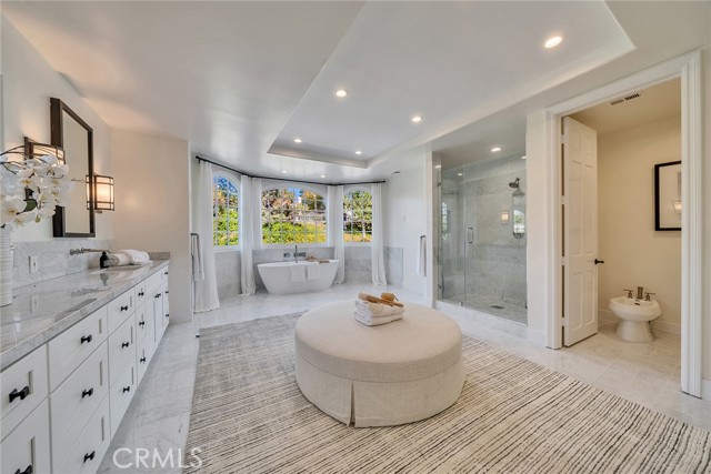 5451 Newcastle Lane, Calabasas CA: https://media.crmls.org/medias/8a018f9d-1b13-4d44-a14a-a3feb55b49e6.jpg