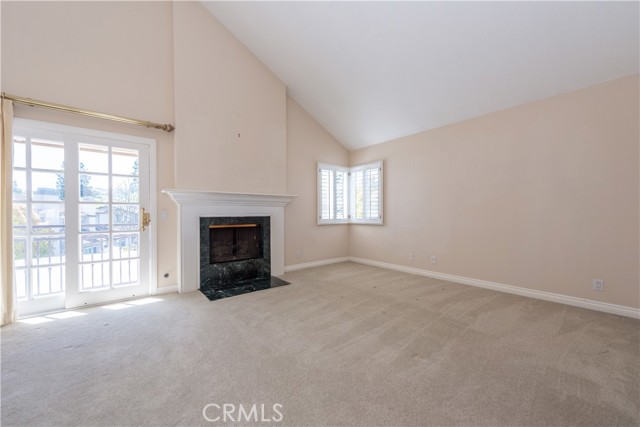 9 Sunrise, Irvine CA: https://media.crmls.org/medias/8a01a680-8e1b-46da-984f-494a95b1f682.jpg