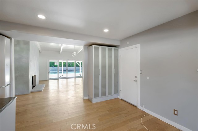 Detail Gallery Image 22 of 66 For 24216 Calvert St, Woodland Hills,  CA 91367 - 5 Beds | 3/1 Baths