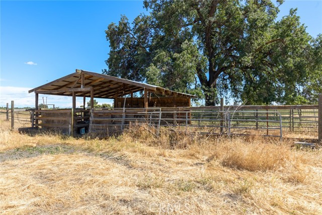 6197 County Road 4, Orland CA: https://media.crmls.org/medias/8a01c4a6-0dfe-438d-bbb7-ef8b9ab2a51e.jpg