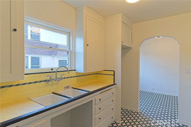 550 N 1st Avenue, Upland CA: https://media.crmls.org/medias/8a020443-e178-46fd-84b0-b69241c1e365.jpg