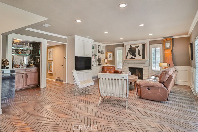 Detail Gallery Image 26 of 74 For 17141 Superior St, Northridge,  CA 91325 - 6 Beds | 4 Baths