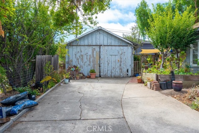 1143 Walnut Street, San Luis Obispo CA: https://media.crmls.org/medias/8a02f760-b7c3-4208-b4eb-bcc6e8d4d742.jpg