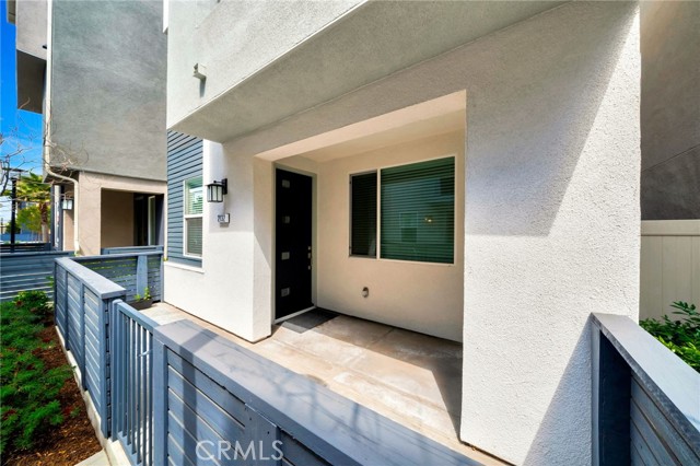 Detail Gallery Image 3 of 43 For 2132 Lacy Crossing Dr, Santa Ana,  CA 92701 - 4 Beds | 3/1 Baths