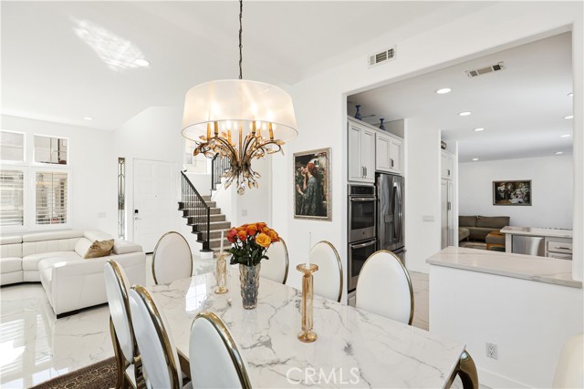 Detail Gallery Image 10 of 51 For 2421 E 16th #1,  Newport Beach,  CA 92663 - 4 Beds | 2/1 Baths