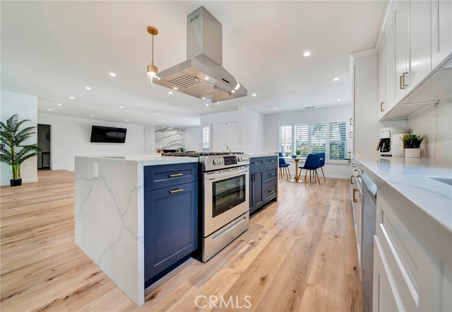 Detail Gallery Image 15 of 75 For 16127 Hartsook St, Encino,  CA 91436 - 4 Beds | 2/1 Baths