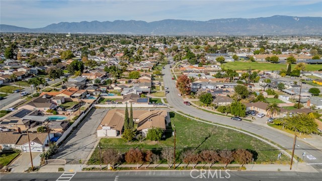 711 W C, Colton CA: https://media.crmls.org/medias/8a054711-70a9-4758-80f2-8429176dbfa3.jpg