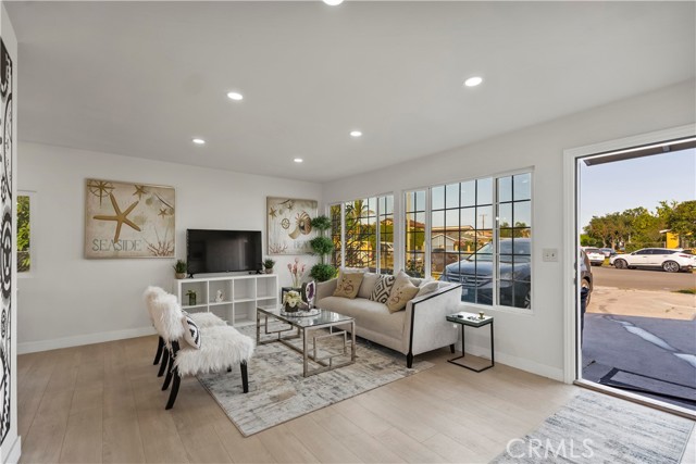 369 Lang Avenue, La Puente CA: https://media.crmls.org/medias/8a074a6c-84d7-41ee-bdb9-add0b4a539a6.jpg