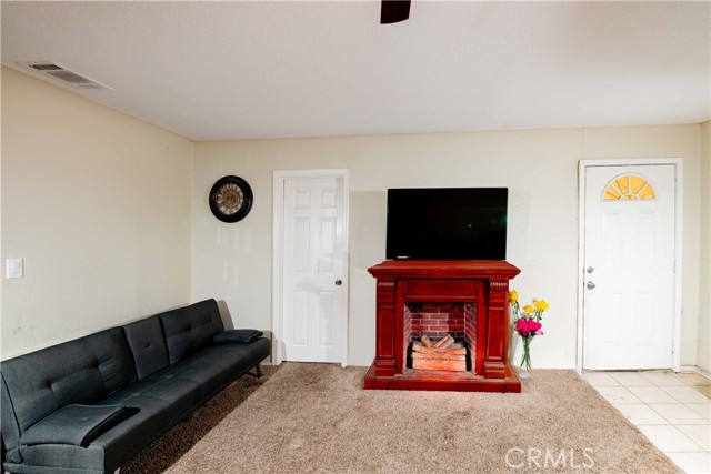 Detail Gallery Image 3 of 25 For 44538 Anvers Ave, Lancaster,  CA 93534 - 4 Beds | 2 Baths