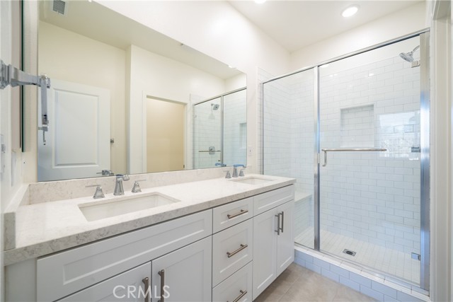 Detail Gallery Image 11 of 15 For 11745 Florence #2,  Santa Fe Springs,  CA 90670 - 3 Beds | 2/2 Baths