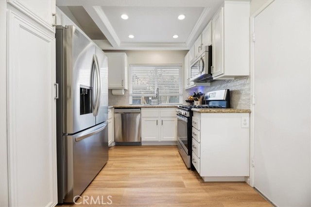 Detail Gallery Image 12 of 26 For 23316 Canyon Pines Pl, Corona,  CA 92883 - 3 Beds | 2 Baths