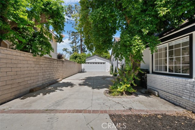 17441 Rayen Street, Sherwood Forest CA: https://media.crmls.org/medias/8a09bbd6-bb21-4afc-a45e-a6dbda8e50ce.jpg