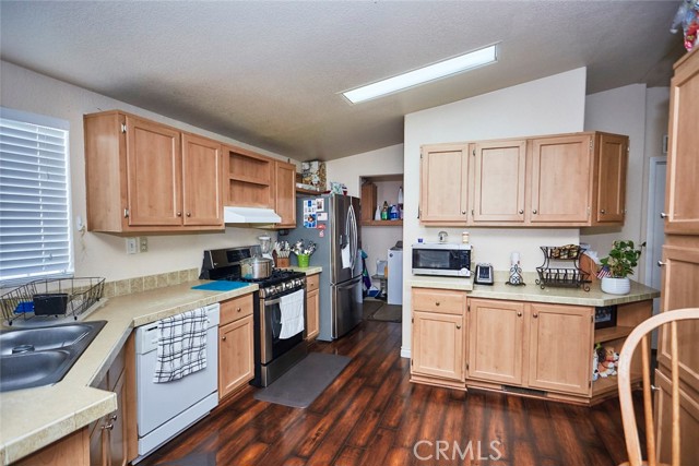 Detail Gallery Image 18 of 37 For 11025 Locust Ave, Lucerne Valley,  CA 92356 - 3 Beds | 2 Baths