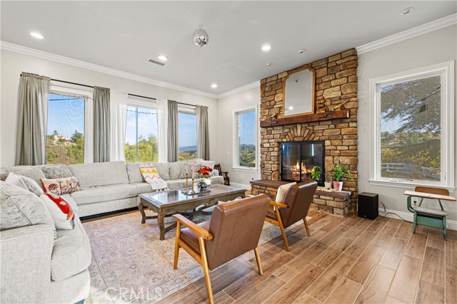 Detail Gallery Image 8 of 71 For 30737 Hasley Canyon Rd, Castaic,  CA 91384 - 4 Beds | 3 Baths