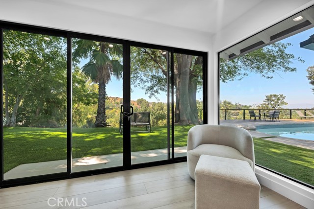 17072 Oak View Drive, Encino CA: https://media.crmls.org/medias/8a0bed8b-c323-4a17-a0db-e40f84223e7b.jpg