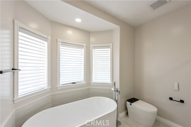 2836 N Kingsgate Drive, Orange CA: https://media.crmls.org/medias/8a0c6ad6-fc8e-4ff8-9217-9505ffe84ae1.jpg