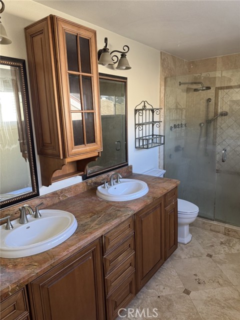 22081 Broken Bow Drive, Lake Forest CA: https://media.crmls.org/medias/8a0d0f89-55db-45db-8c77-addbd2c48dfe.jpg