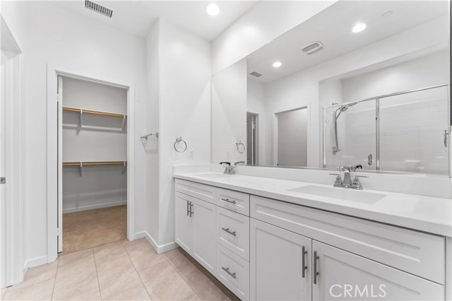 Detail Gallery Image 12 of 20 For 28649 Jardineras Dr, Valencia,  CA 91354 - 3 Beds | 3 Baths