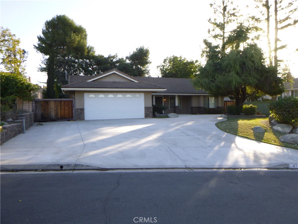 4740 Avenida De Los Arboles
