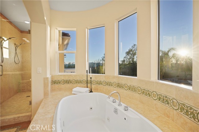 Image 32 of 63 For 907 Deerhill Road