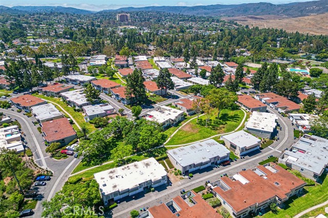 23226 Caminito Marcial, Laguna Hills CA: https://media.crmls.org/medias/8a0e5bd4-3029-405f-922d-8a73a27a017b.jpg