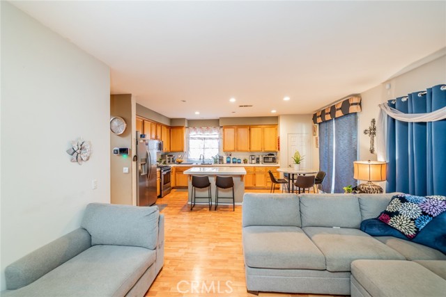 Detail Gallery Image 8 of 29 For 855 Browning Ct, San Jacinto,  CA 92583 - 5 Beds | 2/1 Baths