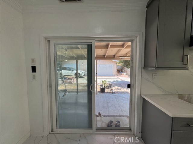 11043 Bexley Drive, Whittier CA: https://media.crmls.org/medias/8a0ec5ee-7f5a-4656-9867-45f28e02e8b9.jpg
