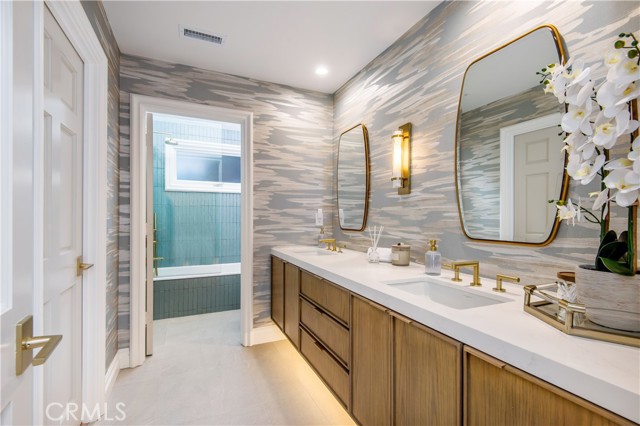 Detail Gallery Image 31 of 51 For 250 Poppy Ave, Corona Del Mar,  CA 92625 - 4 Beds | 3/1 Baths