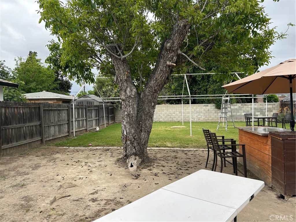 https://media.crmls.org/medias/8a0f4356-953c-4c55-89b3-d969f44b05bb.jpg?preset=X-Large