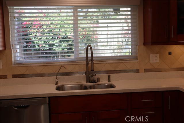 3349 Bahia Blanca E, Laguna Woods CA: https://media.crmls.org/medias/8a1058f7-04ec-47d0-b1ce-c6750e6ecb90.jpg