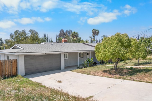 11911 Ivy Lane, Moreno Valley CA: https://media.crmls.org/medias/8a10db3c-7486-4c31-9c17-f9400073dfb1.jpg
