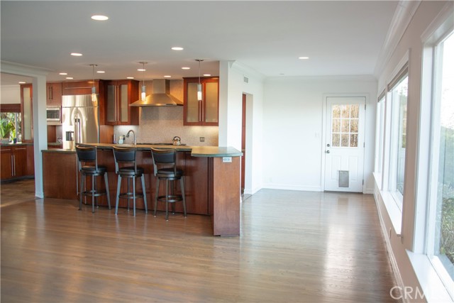 Detail Gallery Image 8 of 48 For 229 via Pasqual, Redondo Beach,  CA 90277 - 4 Beds | 4 Baths