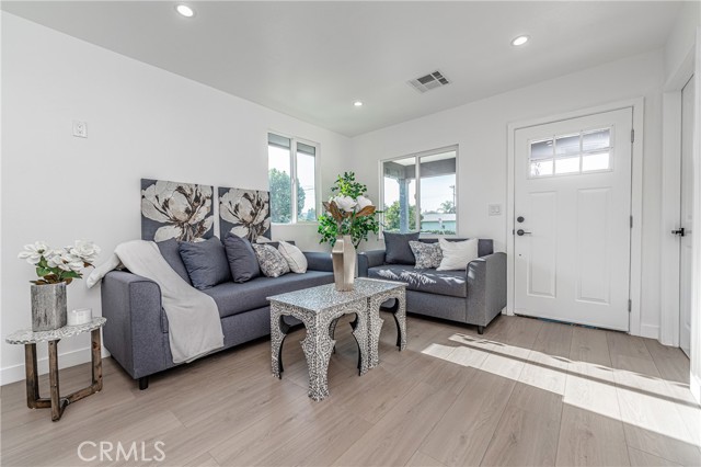 3818 Crawford Street, Los Angeles CA: https://media.crmls.org/medias/8a1162af-c6da-406a-98d0-8f6e39932465.jpg
