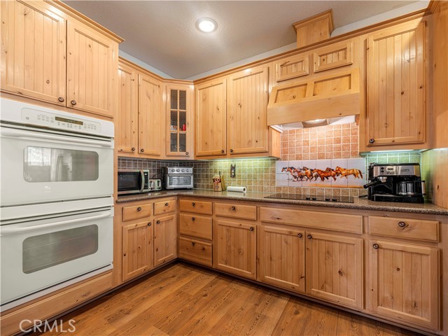 Detail Gallery Image 11 of 66 For 23237 Johnson Ct, Tehachapi,  CA 93561 - 4 Beds | 5 Baths