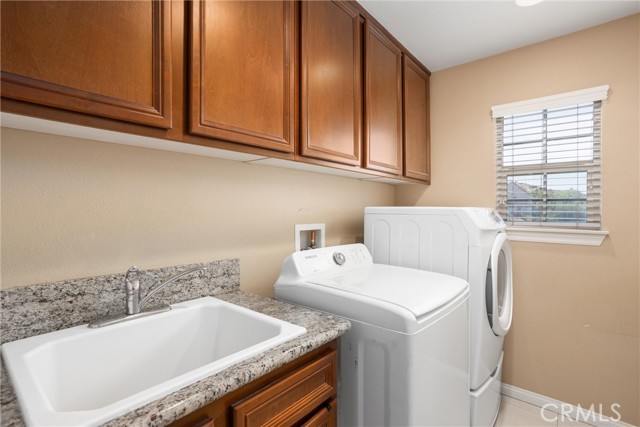 15850 Twin Lakes Dr, Moreno Valley CA: https://media.crmls.org/medias/8a11838c-9449-4915-8ec9-cce13fa98957.jpg